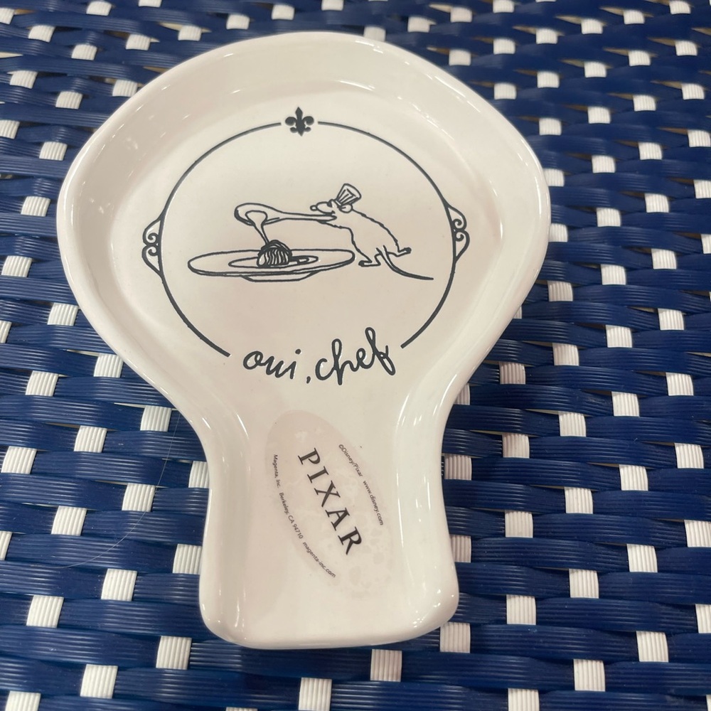 Rae Dunn Pixar Ratatouille OUI CHEF spoon rest - Brand new - Picture 2 of 5
